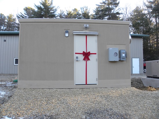new-salem-Hut-with-bow.jpg